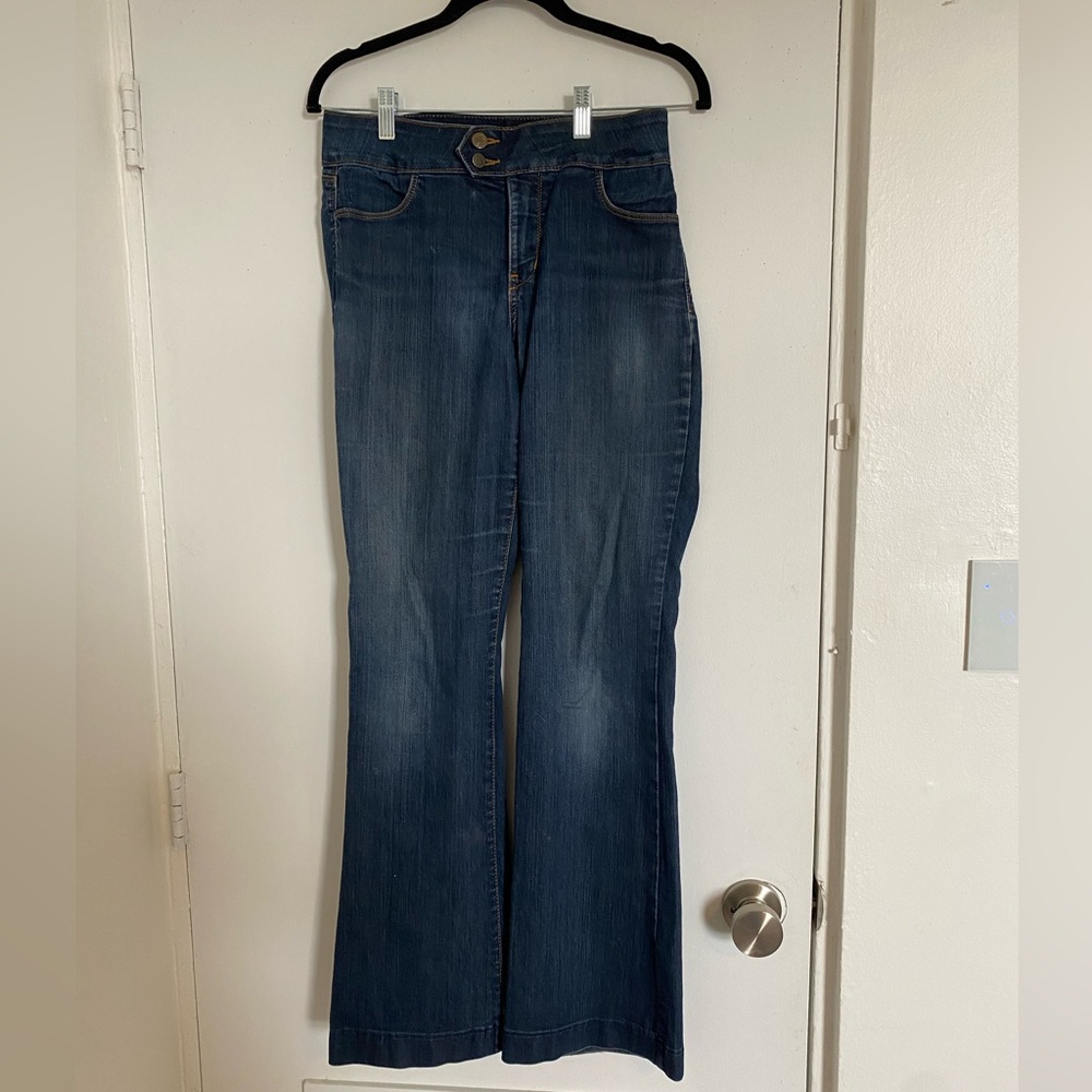Not your daughter’s jeans. Size 6. Stretchy